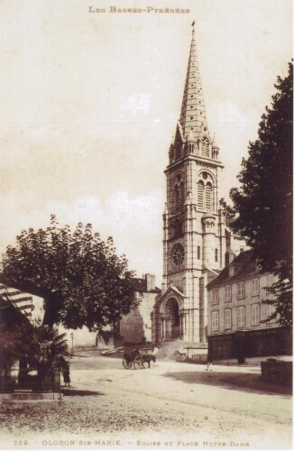 Église et Place Notre-Dame
