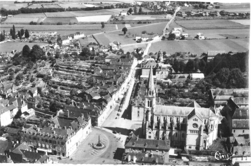 Vue aérienne sur le Marcadet et l'église Notre-Dame