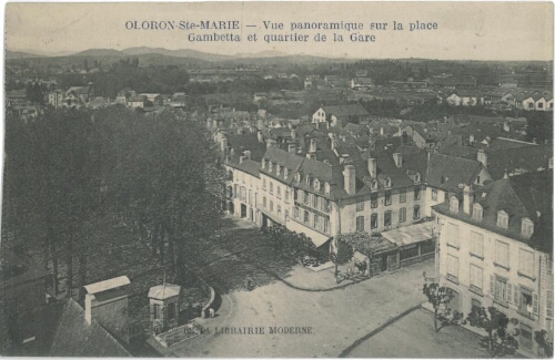 Vue panoramique sur la place Gambetta et le quartier de la Gare