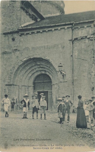 La vieille Porte de l’Église Sainte-Croix